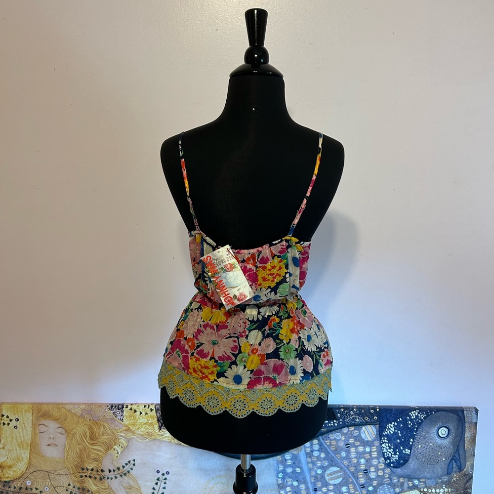 Johnny Was Floral Top NWT Size Medium - Picture 8 of 10